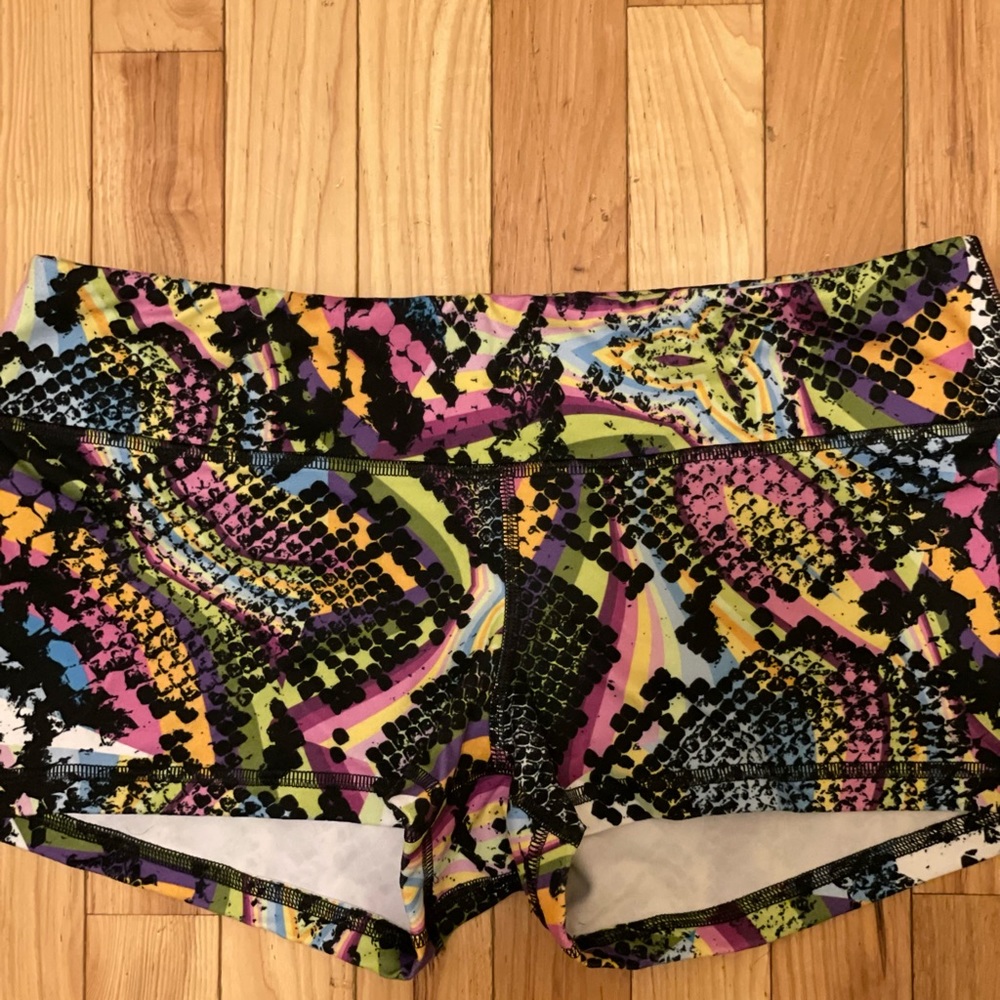 Snake Prism Fleo Shorts